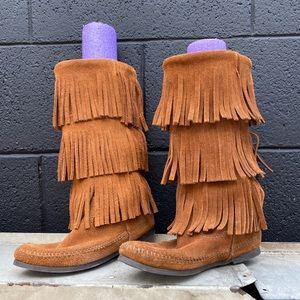Minnetonka suede fringe boots